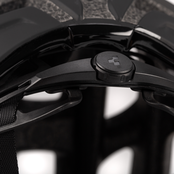CASCO CUBE ROAD RACE BLACK