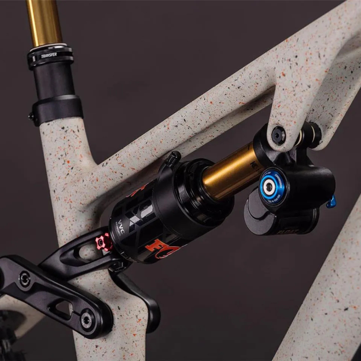 BICICLETA CUBE AMS HYBRID 177 C:62 SUPER TM 600X REEDGREEN´N´MATRIX