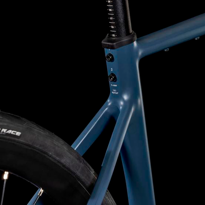 BICICLETA CUBE ATTAIN PRO NIGHTFLIGHT´N´GREY (PREVENTA)