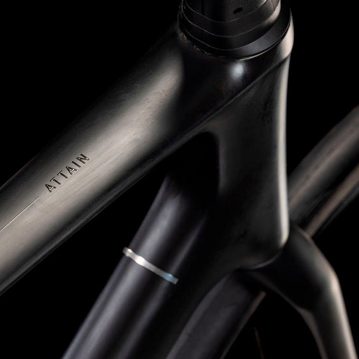BICICLETA ruta Cube Attain C:62 Race blackline
