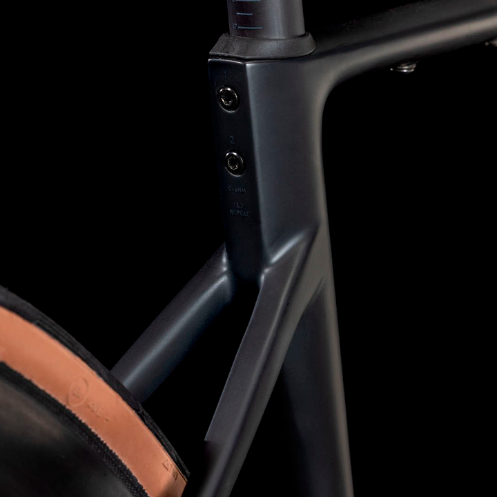 BICICLETA ruta Cube Attain C:62 SLT carbon´n´rainbow