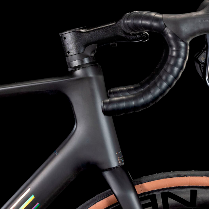 BICICLETA ruta Cube Attain C:62 SLT carbon´n´rainbow