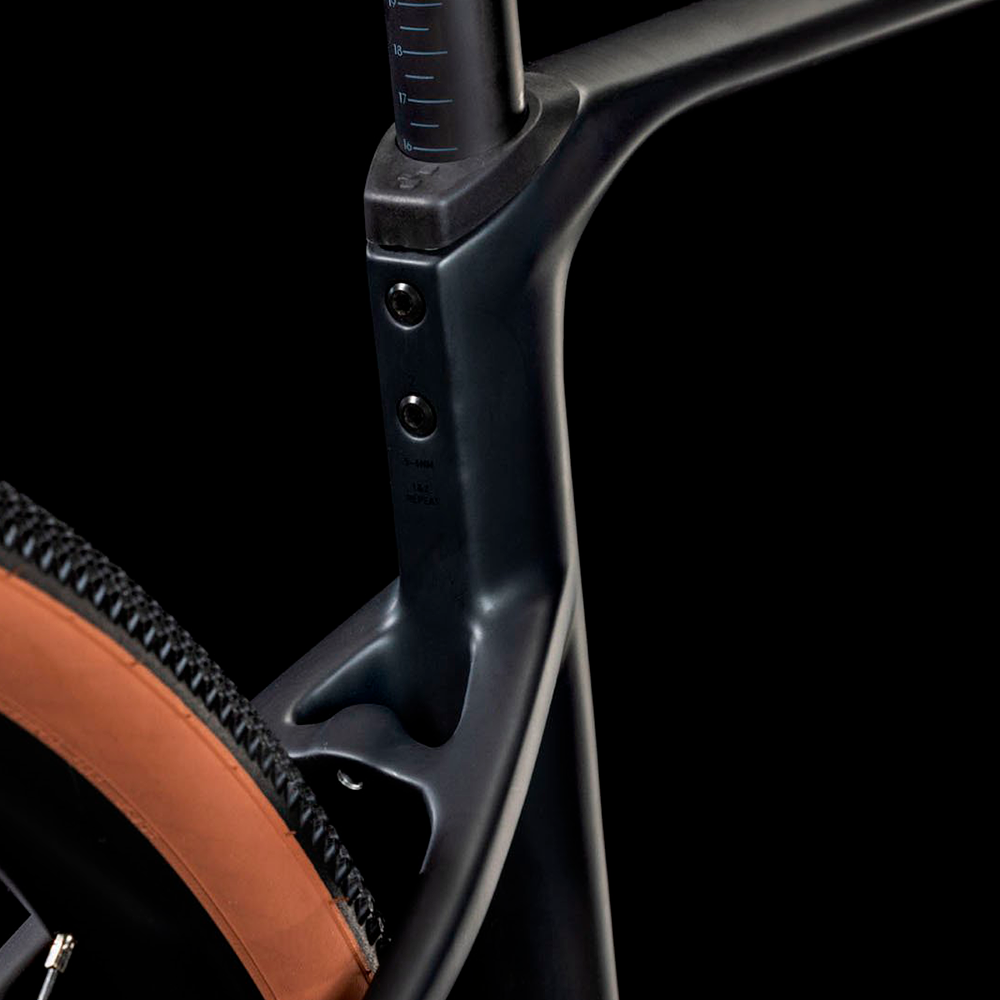 BICICLETA gravel CUBE NUROAD C:62  ONE carbon´n´glossy