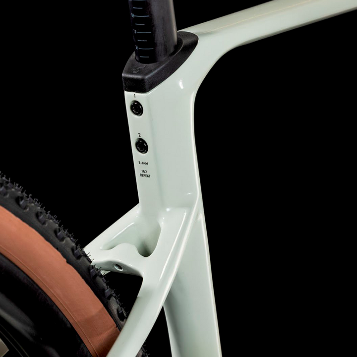 BICICLETA gravel Cube Nuroad C:62 EX desertstone´n´green