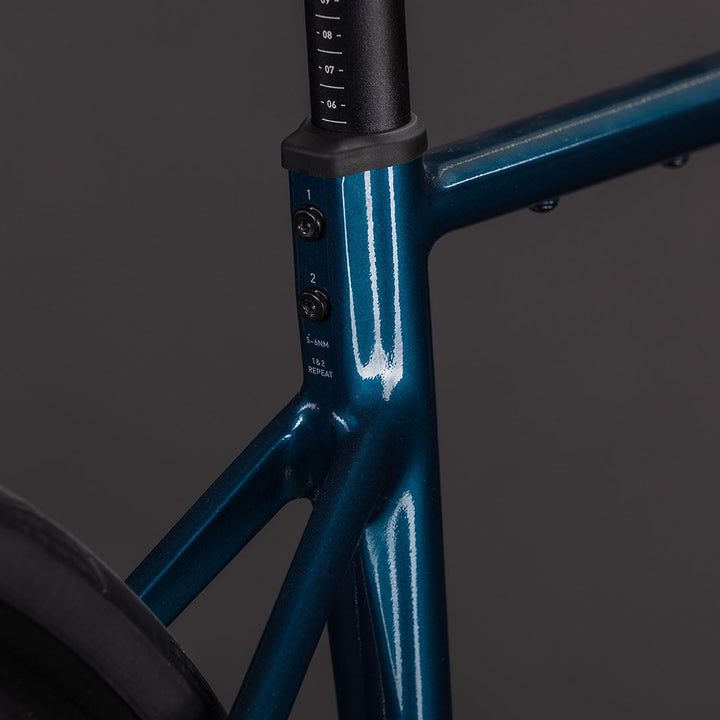 BICICLETA CUBE ATTAIN PRO NAUTICA´N´PRISM