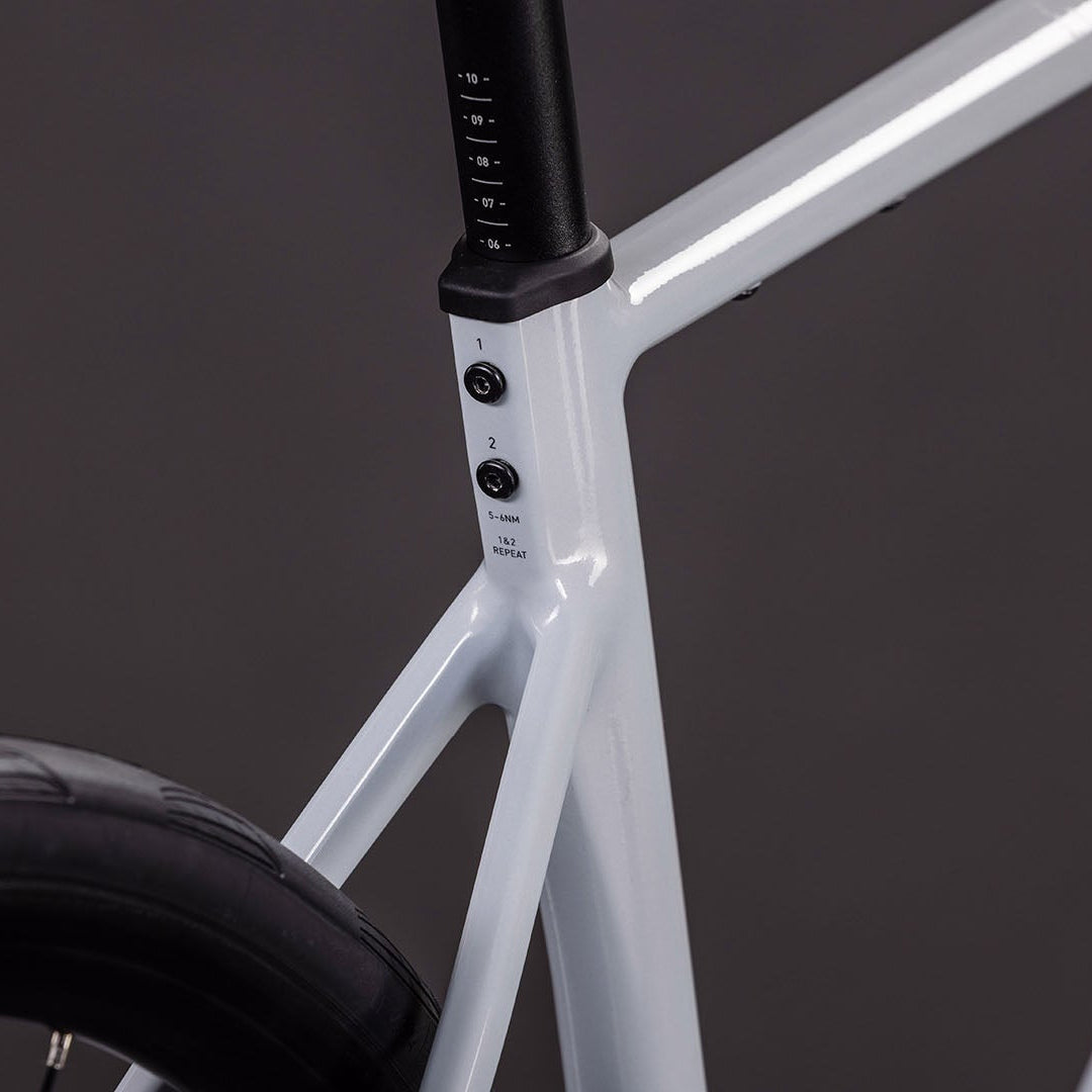 BICICLETA CUBE ATTAIN RACE FOGGREY´N´SHIFT