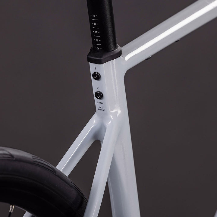 BICICLETA CUBE ATTAIN RACE FOGGREY´N´SHIFT