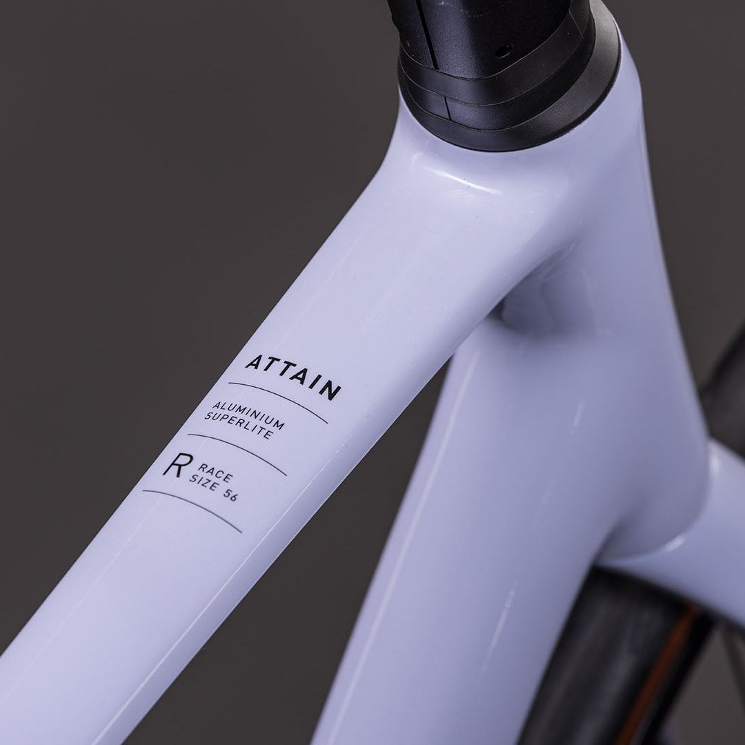 BICICLETA CUBE ATTAIN RACE CYCLAMEN´N´BLACK