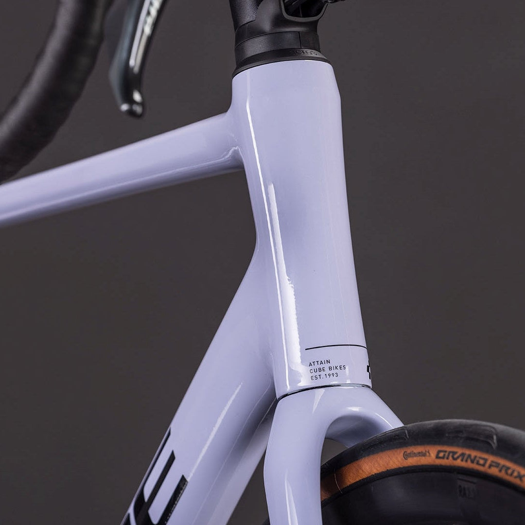 BICICLETA CUBE ATTAIN RACE CYCLAMEN´N´BLACK
