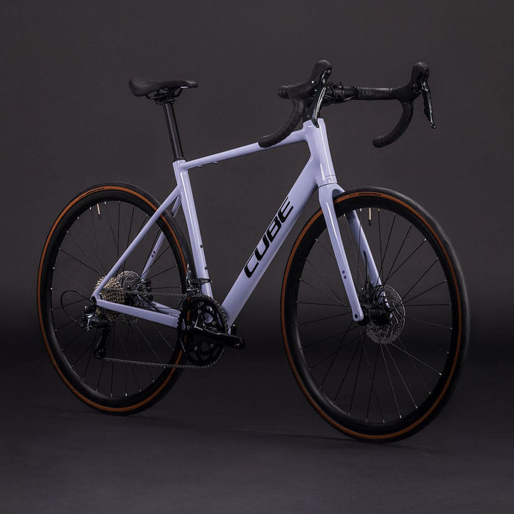 BICICLETA CUBE ATTAIN RACE CYCLAMEN´N´BLACK