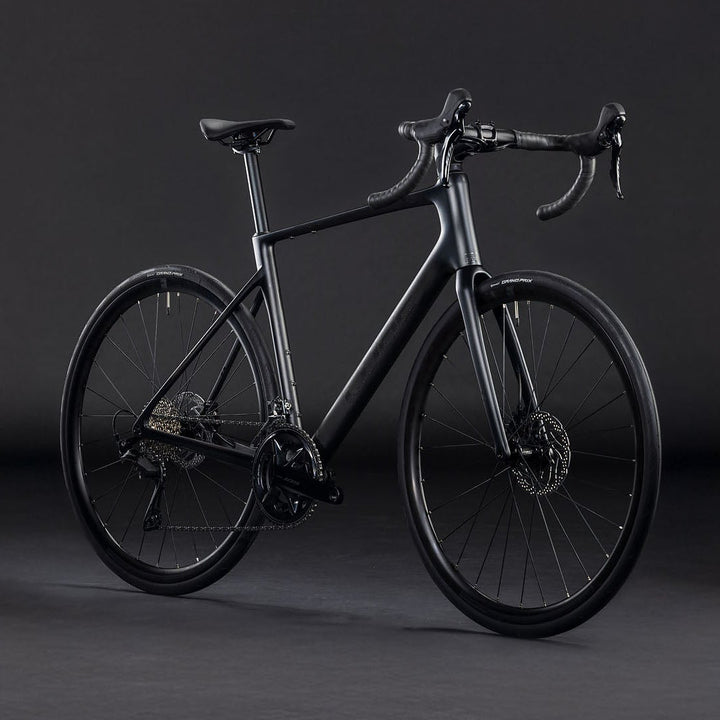 Bicicleta Ruta CUBE ATTAIN C:62 RACE BLACKLINE