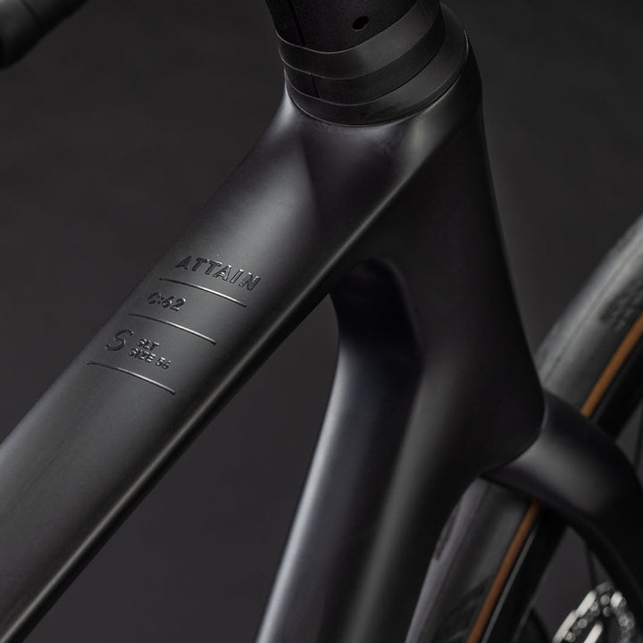 BICICLETA ruta CUBE ATTAIN C:62 SLT CARBON´N´COALCHROME (PREVENTA)