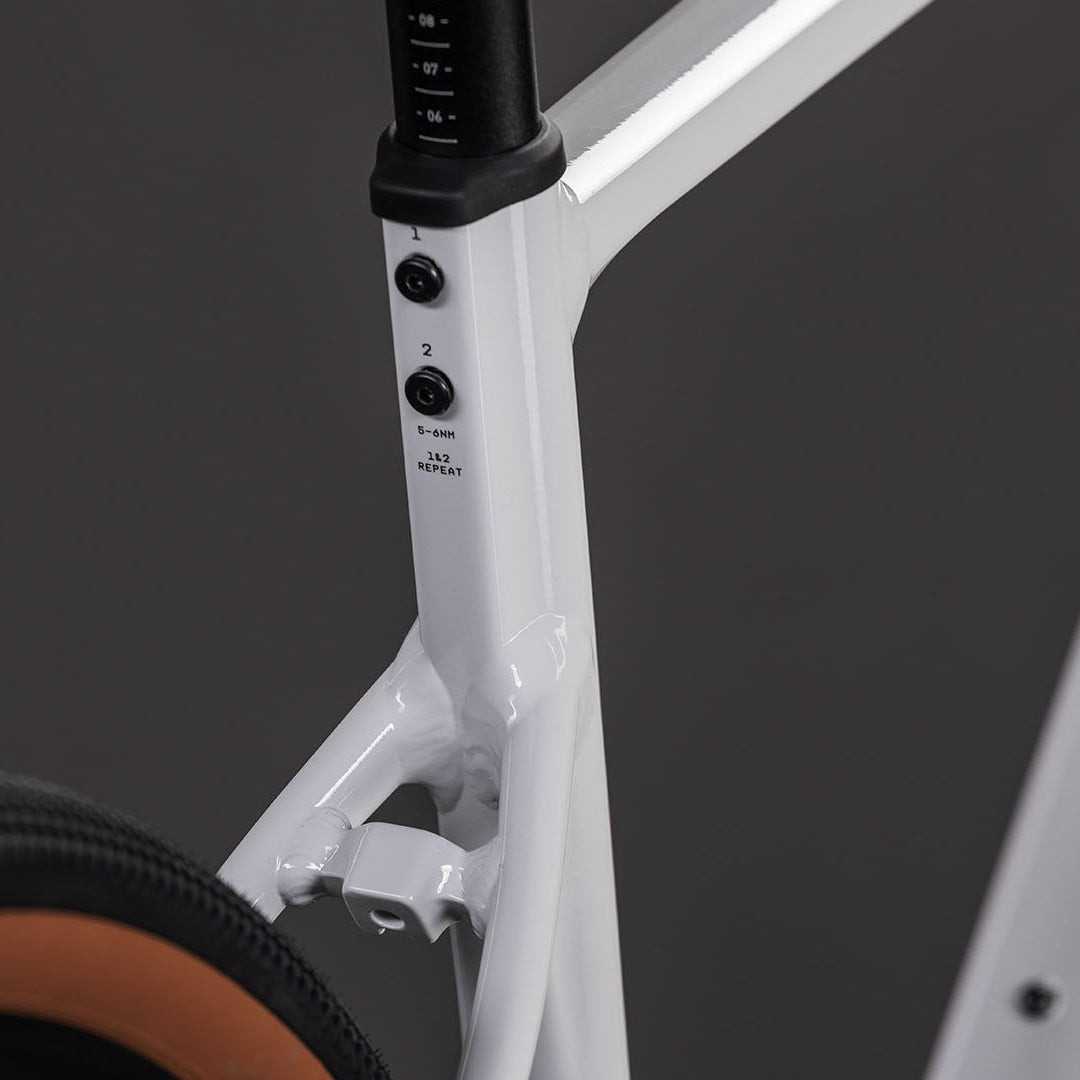 BICICLETA GRAVEL  CUBE NUROAD EX COTTON´N´GREY