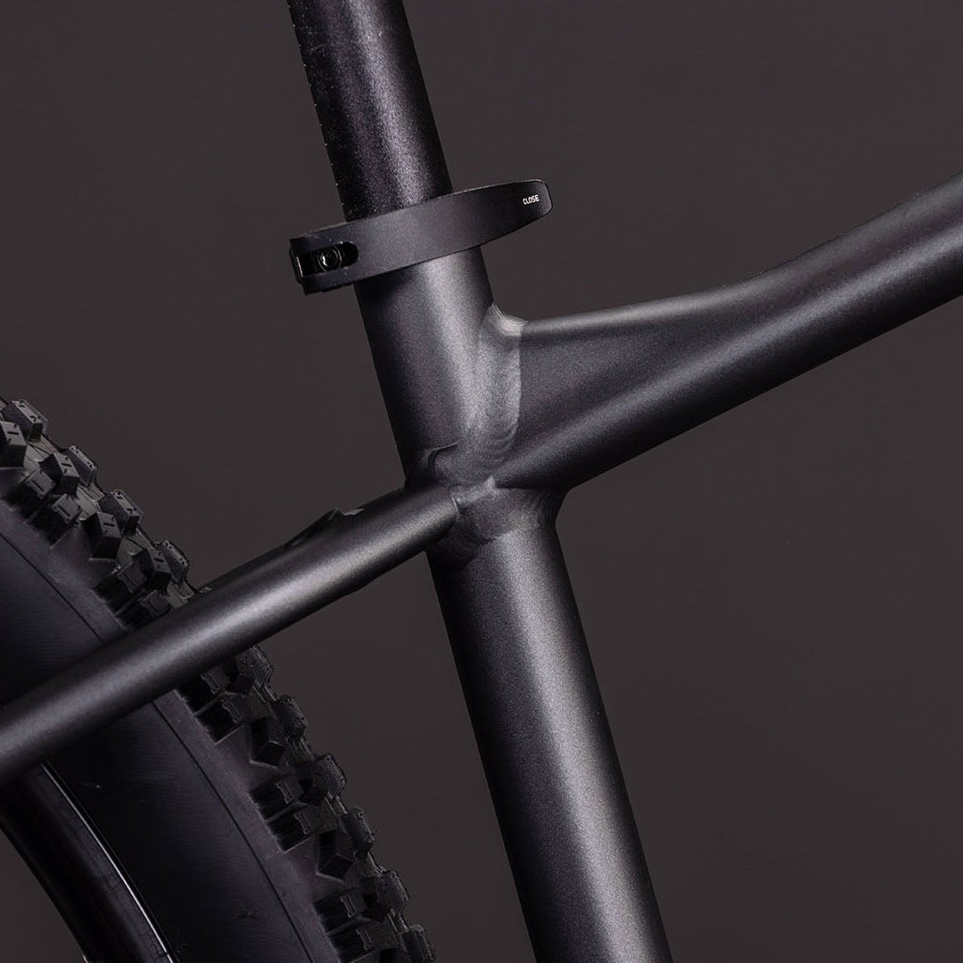 BICICLETA CUBE AIM PRO SLATEBLACK´N´BLACK (PREVENTA)