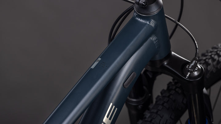 BICICLETA CUBE  ATTENTION PRO NIGHT´N´BLACK (PREVENTA)