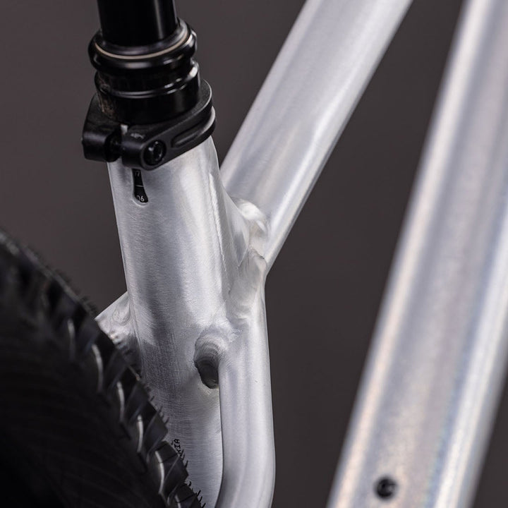 BICICLETA CUBE REACTION TM ONE RAWMETAL´N´BLUE (Preventa)